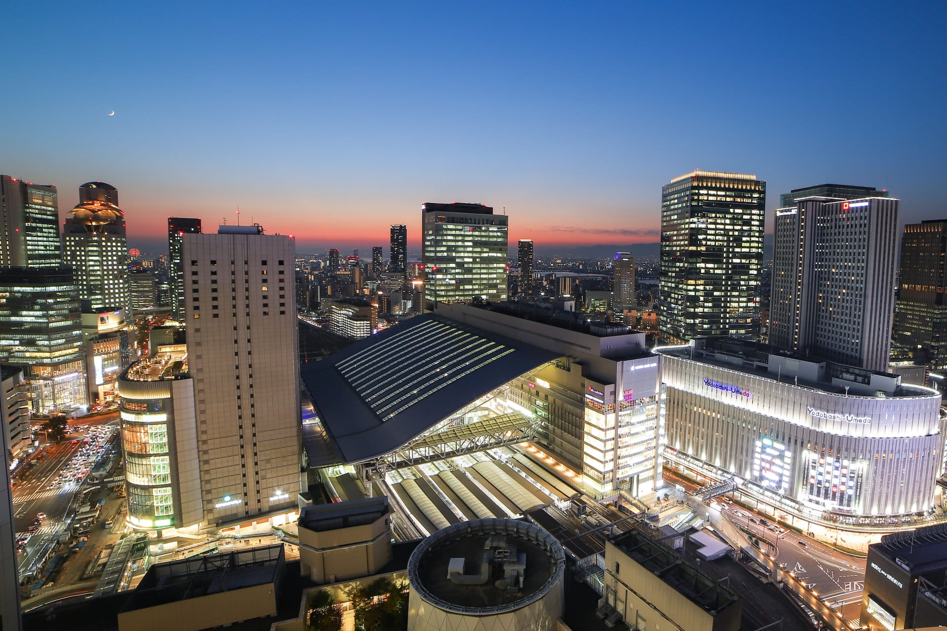 銀座ダイヤモンドシライシ梅田ハービス店へのアクセス